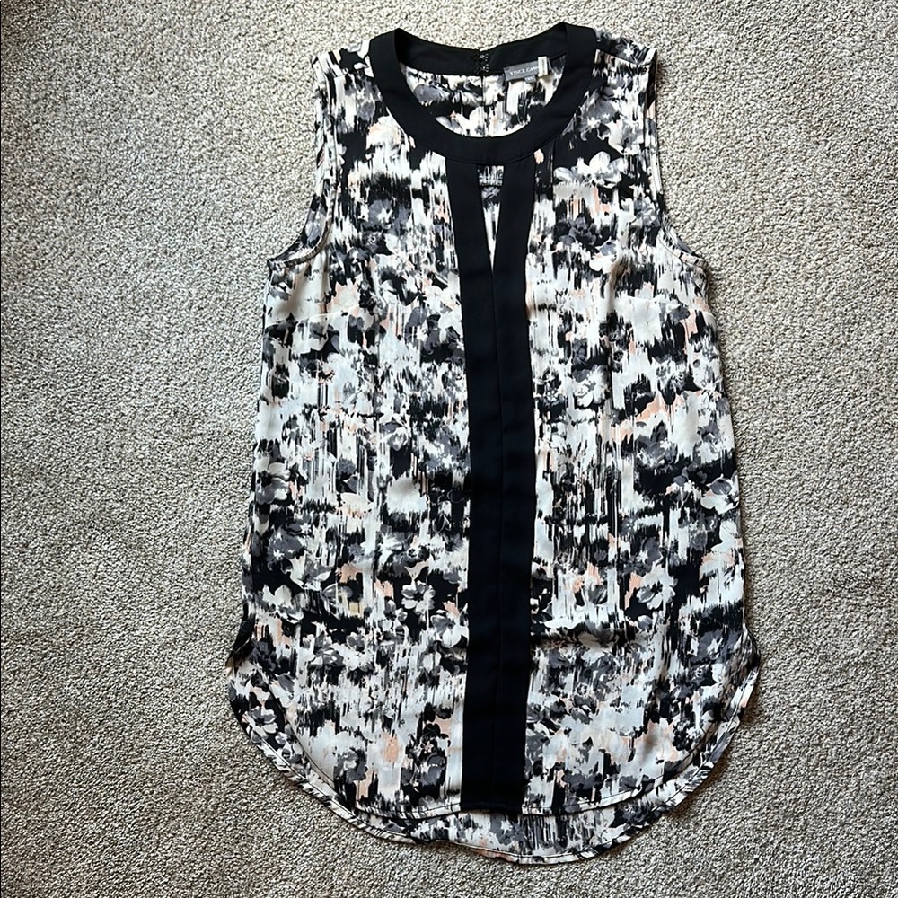 Vince Camuto Black and White Blouse Elegant Design